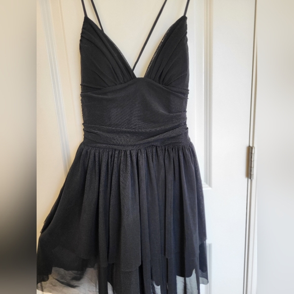 HALARA Elegant Black Mini Dress with Spaghetti Straps - Picture 3 of 6